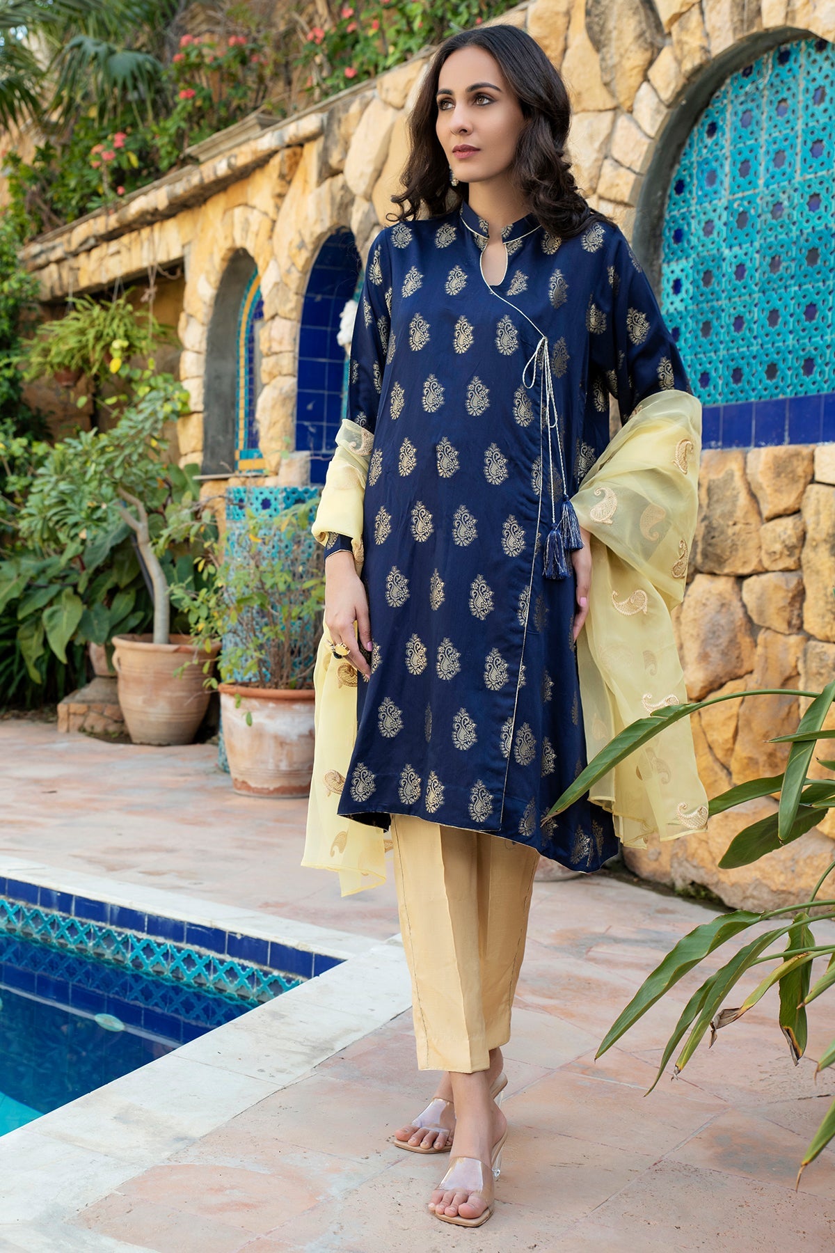 Jacquard Shirt, Raw silk trouser with embroidered dupatta Unstitched 3PC USA 1009