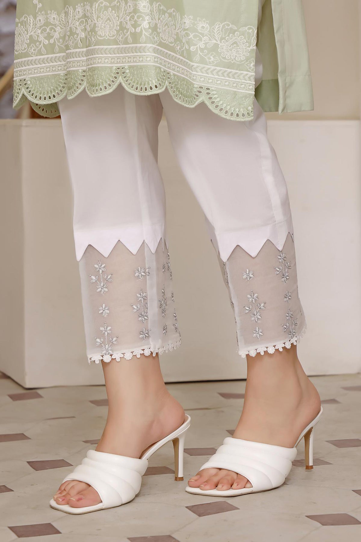 Lawn White Color Bottom with embroidered Organza border DT-22210